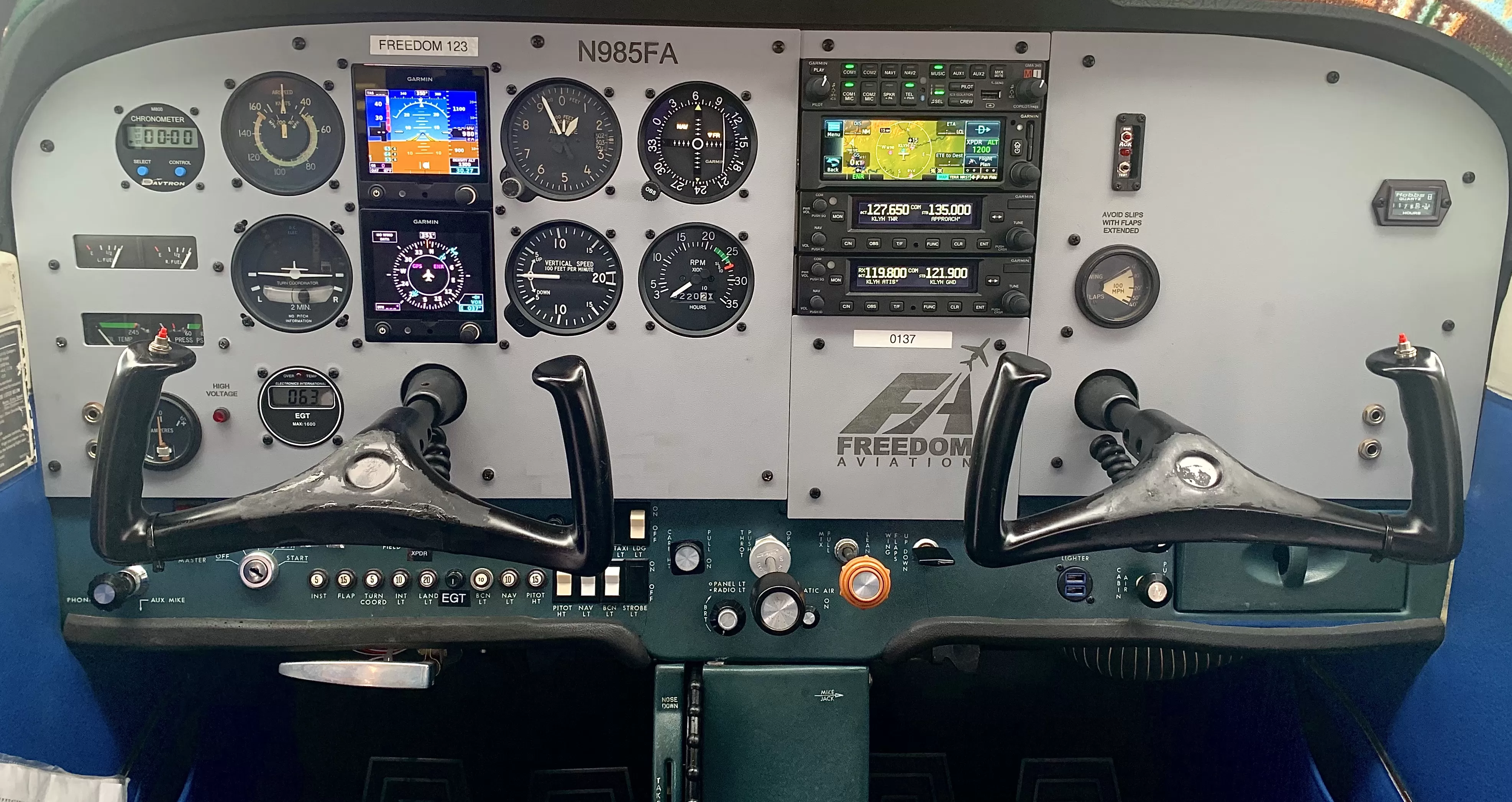 Cessna 172M/L Analog With G5s ($135/hr)
